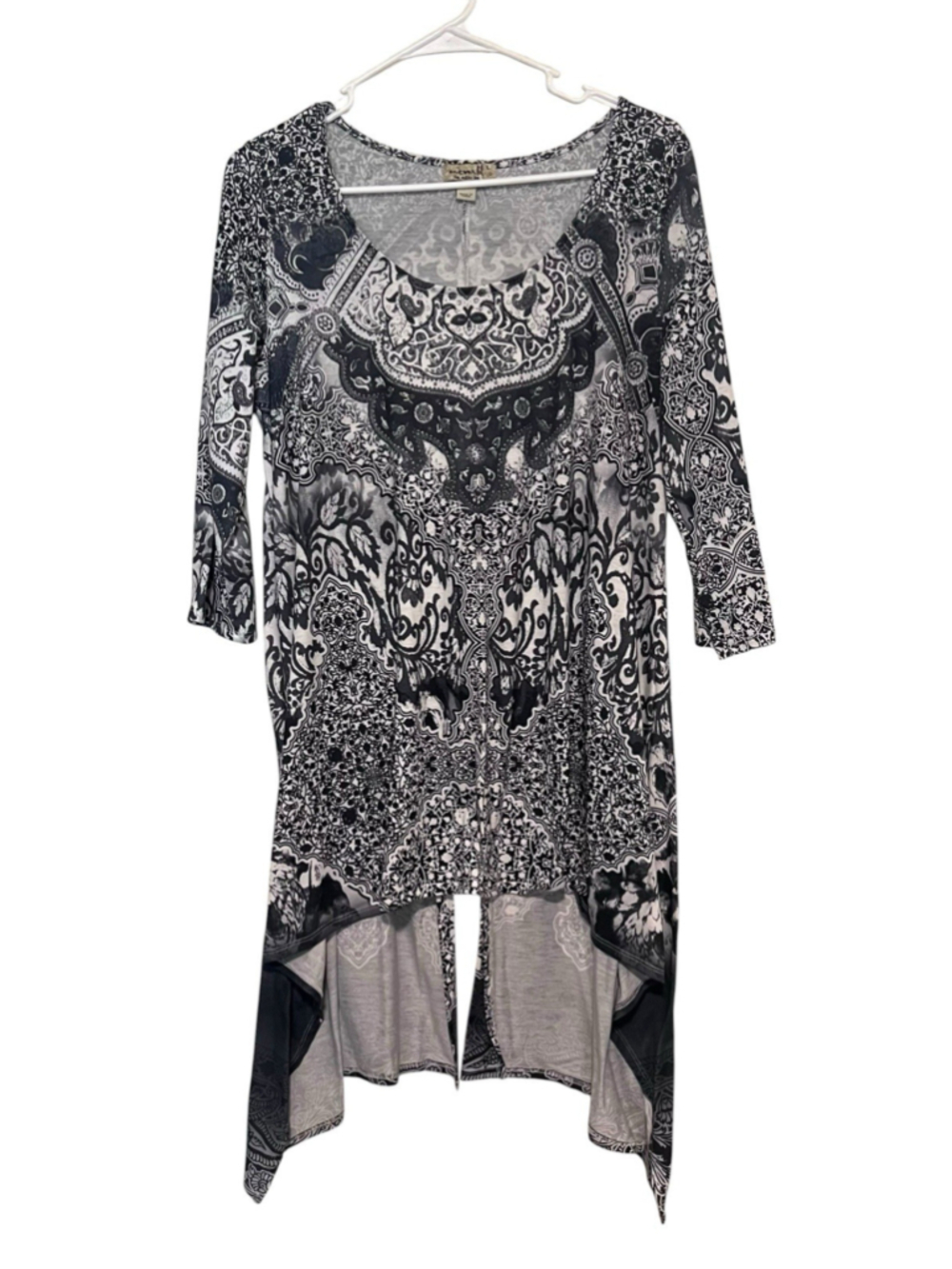 One World Studded Top Women’s Gray White Hi-Lo Studded Boho Festival Split Back